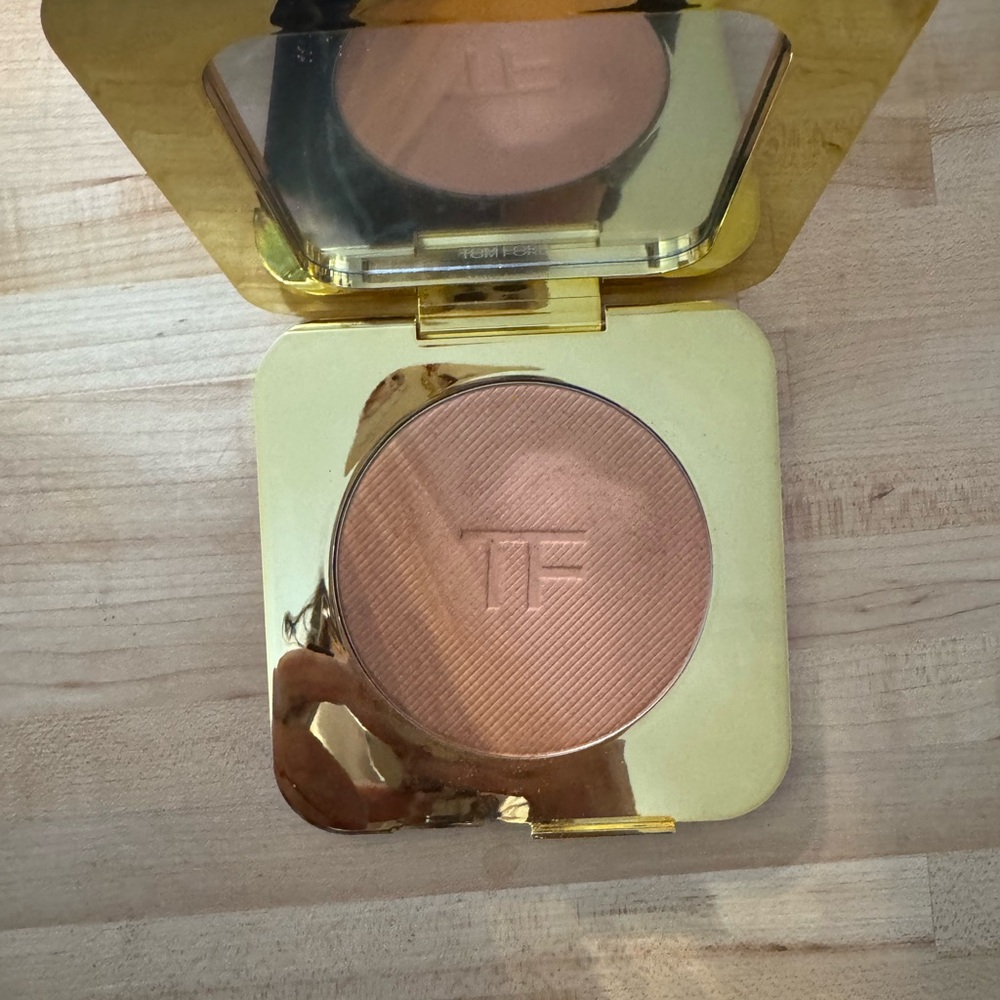 Tom Ford Gold Compact Glow Bronzer- 01 Gold Dust
